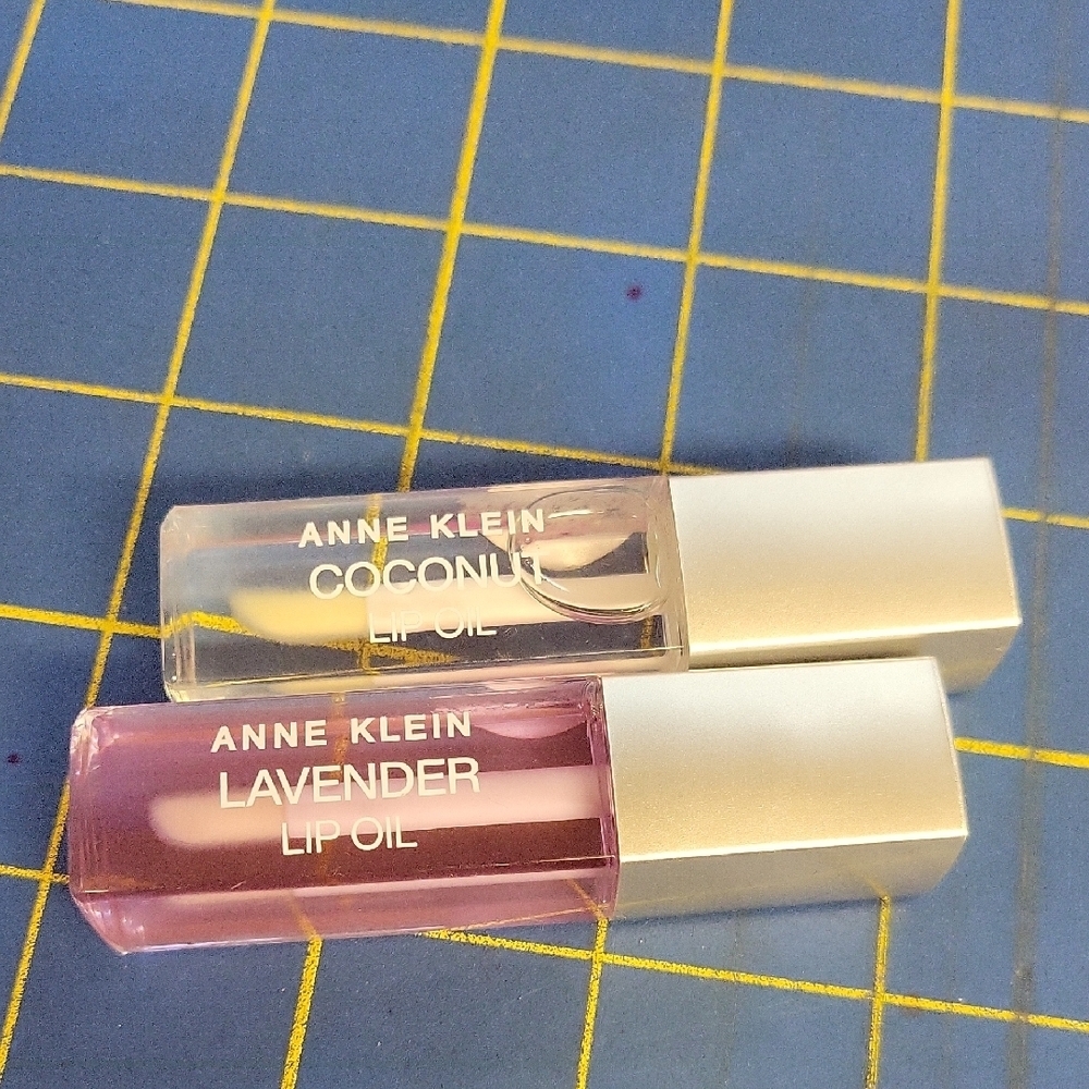 Anne Klein Coconut Lavender Lip Oil Gloss Set of 2 New